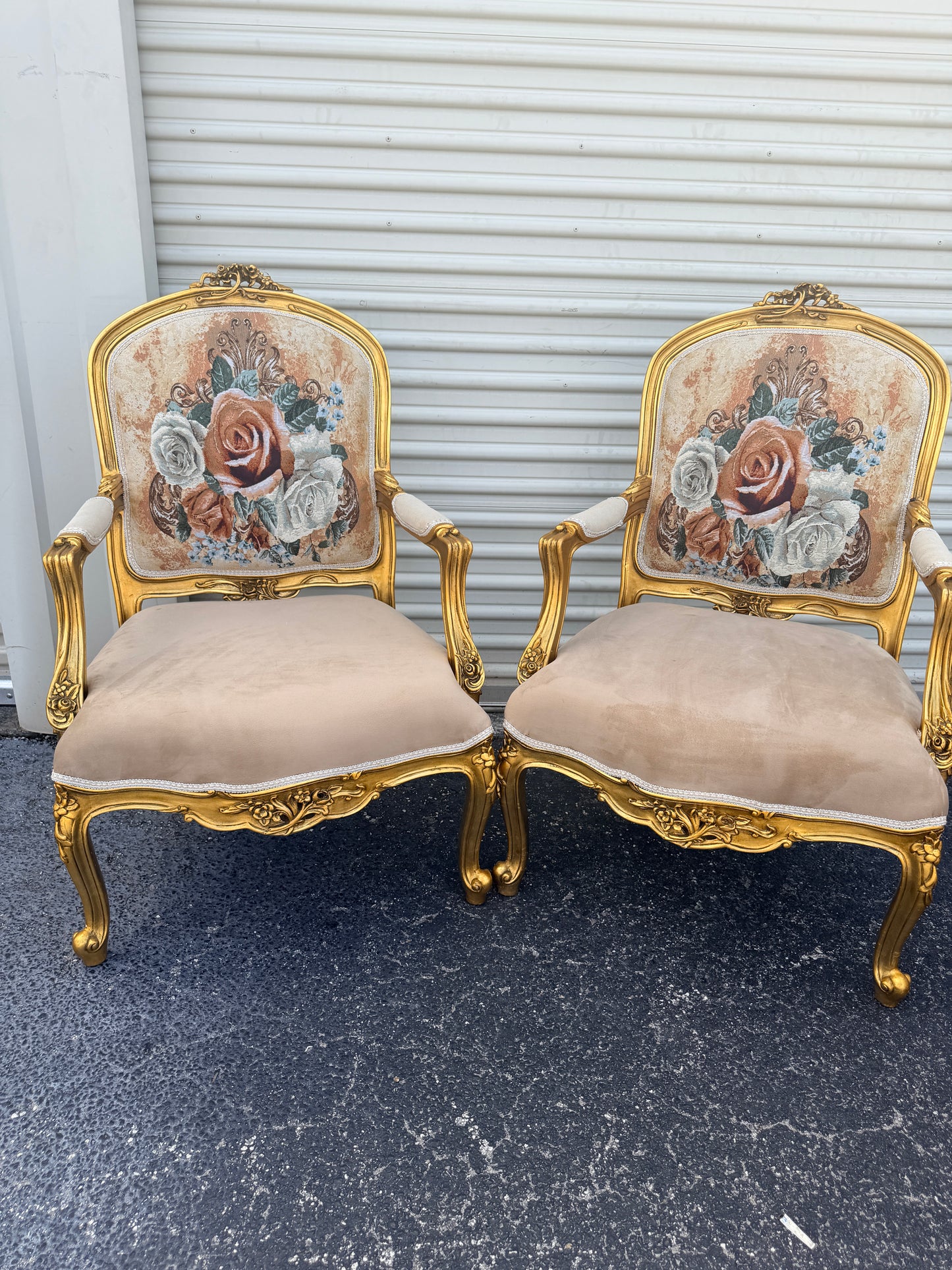 Louis XV Style Living Room Set – Gilded French Rococo Sofa & Armchairs  Floral Upholstery  (3-Piece)