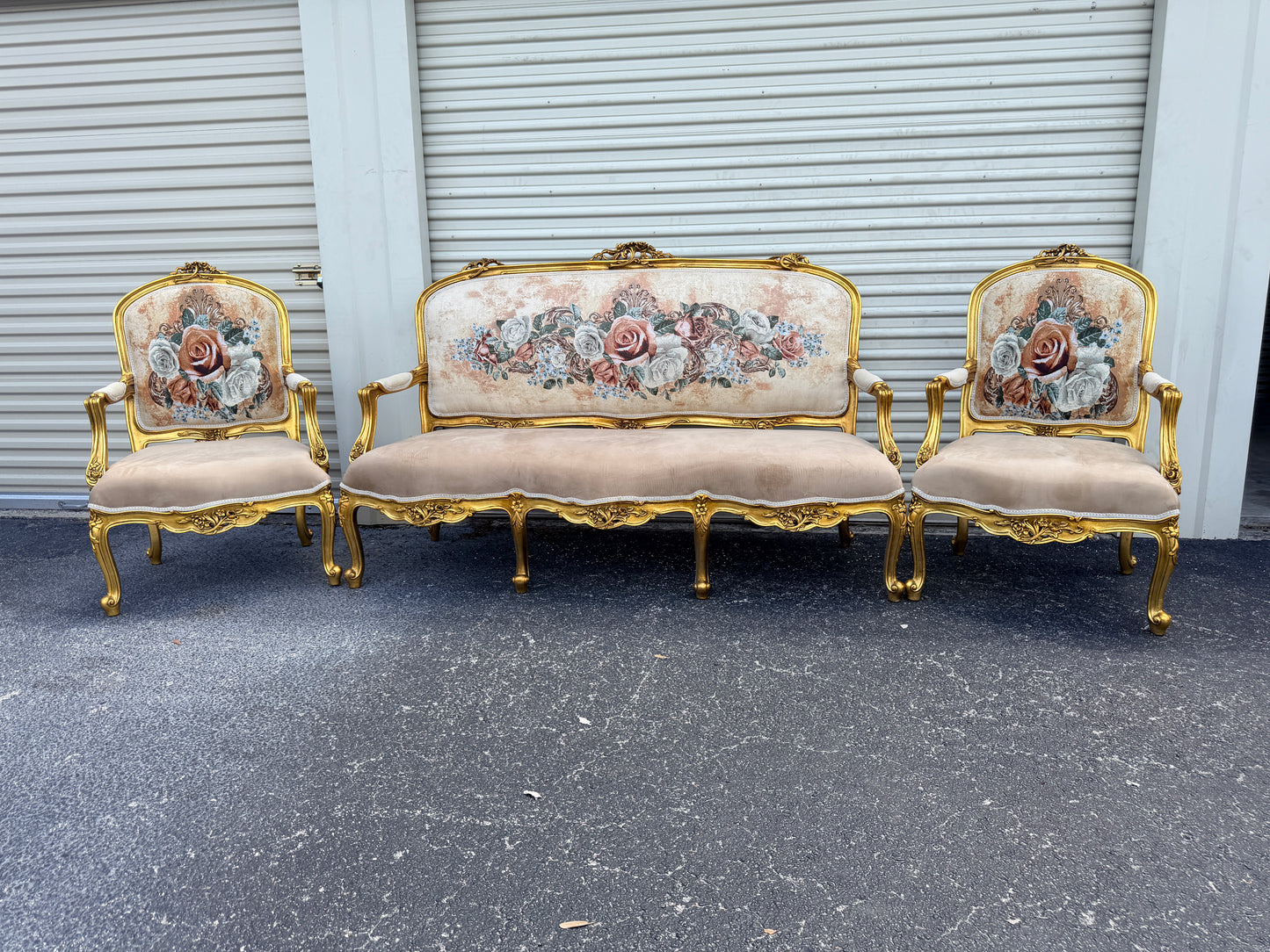 Louis XV Style Living Room Set – Gilded French Rococo Sofa & Armchairs  Floral Upholstery  (3-Piece)