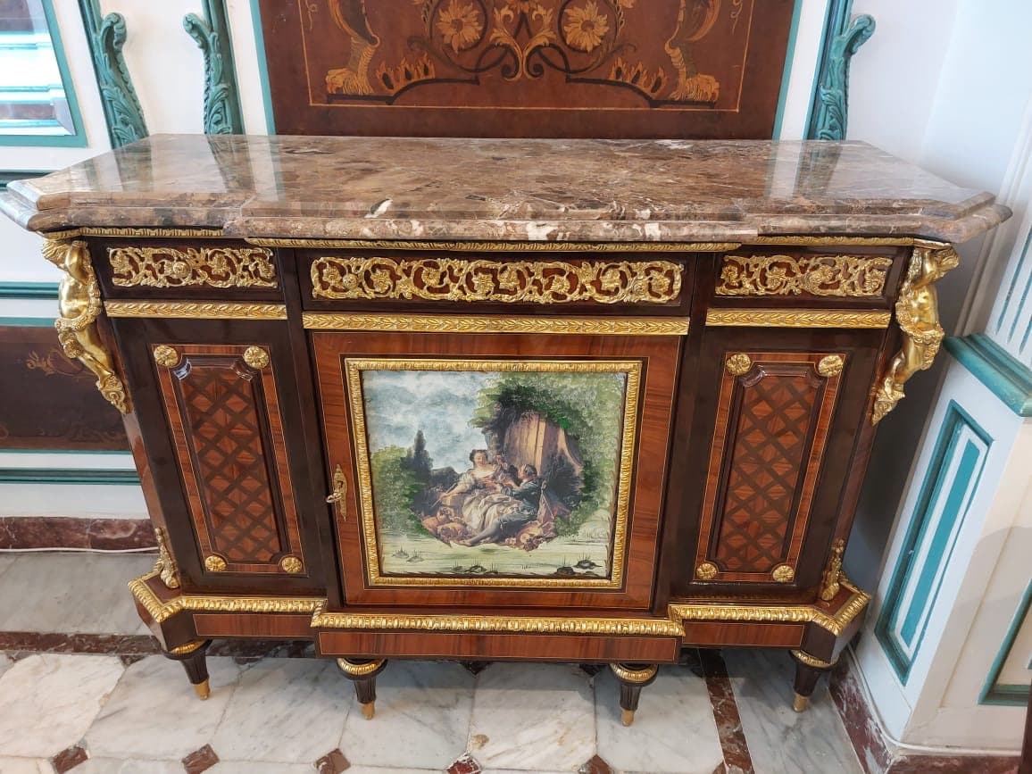 Unique 18th Century's Louis XV Style commode Marble top