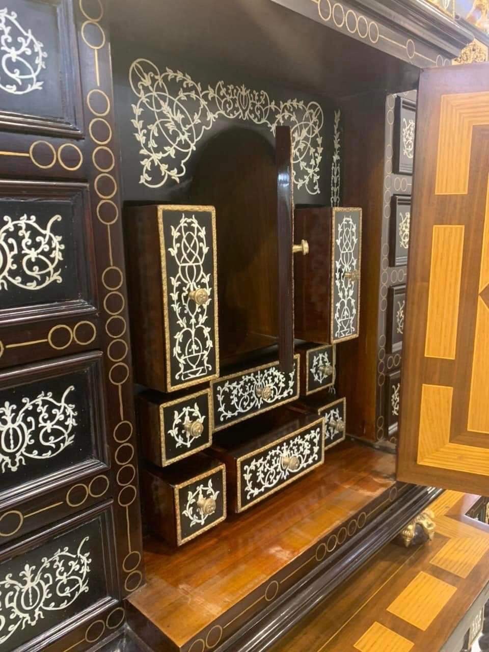 Baroque Cabinet & Console Table Set  Handcrafted Vintage-Inspired Accent Piece