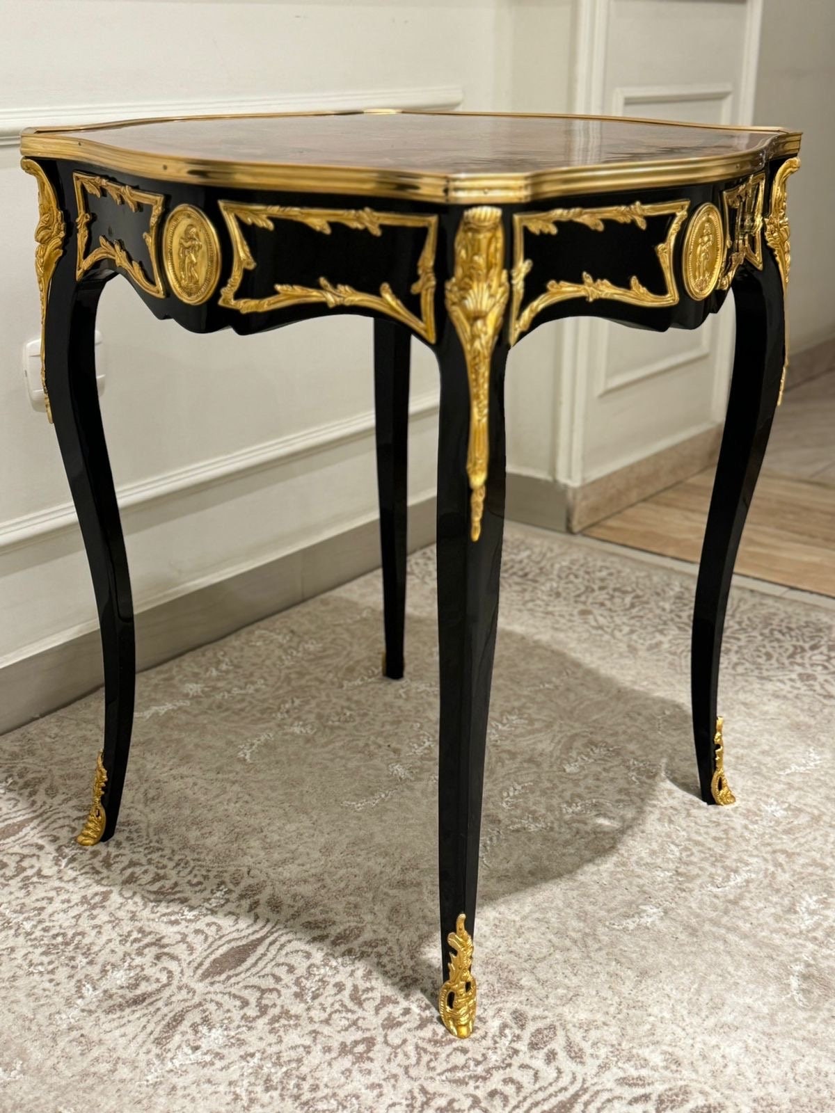 20th Century Louis XV Classic Side Table in Gilt Bronze- Out of Stock-Out Of Stock -Made to order