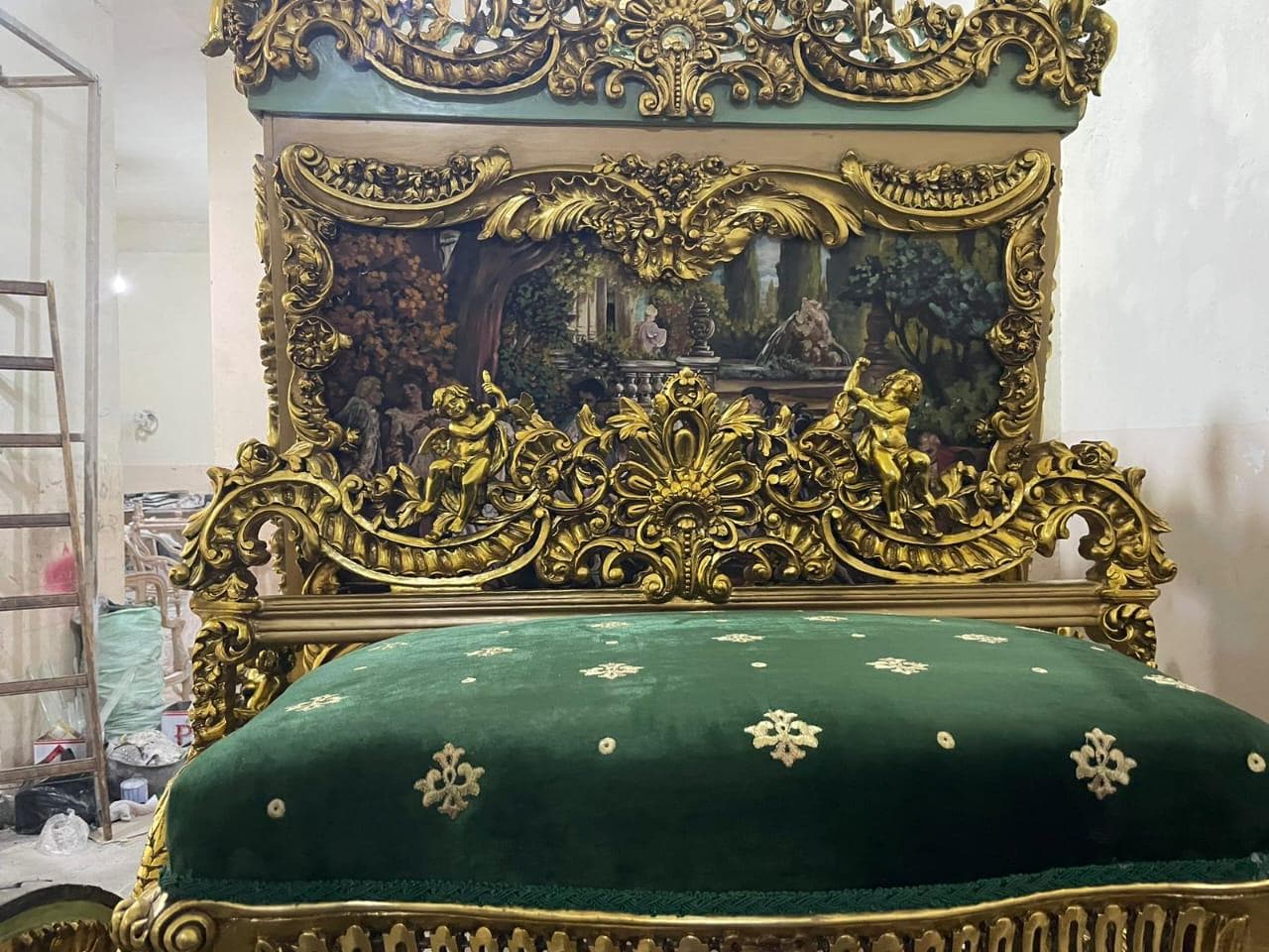 Handcrafted Royal Gold Carriage – Baroque Style Horse-Drawn Coach with Painted Panels & Velvet Interior | Read Description
