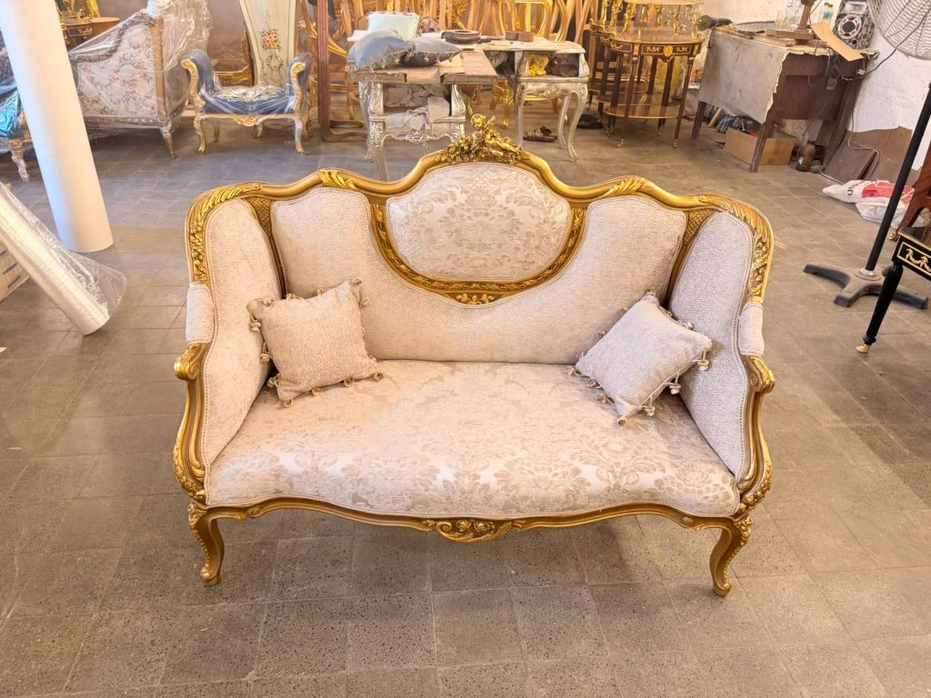 French Louis XV Rococo Settee upholstery Loveseat | Cream Damask Canapé Sofa