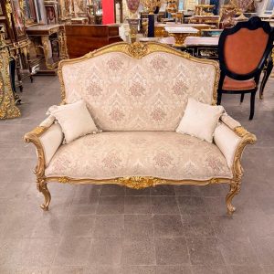 Vintage Rococo Canapé Loveseat Blush Beige Damask Upholstery
